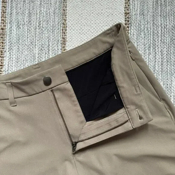 Lululemon Commission Tofino Sand Tan Khaki Chino Slim Leg Pants Men’s Size 32